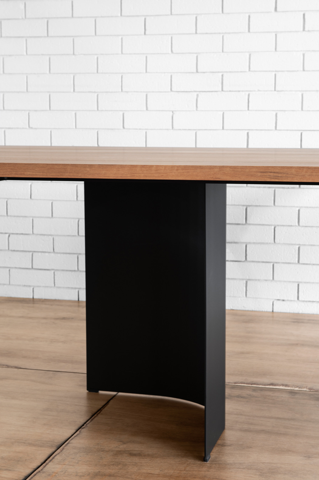 Arc Dining Table