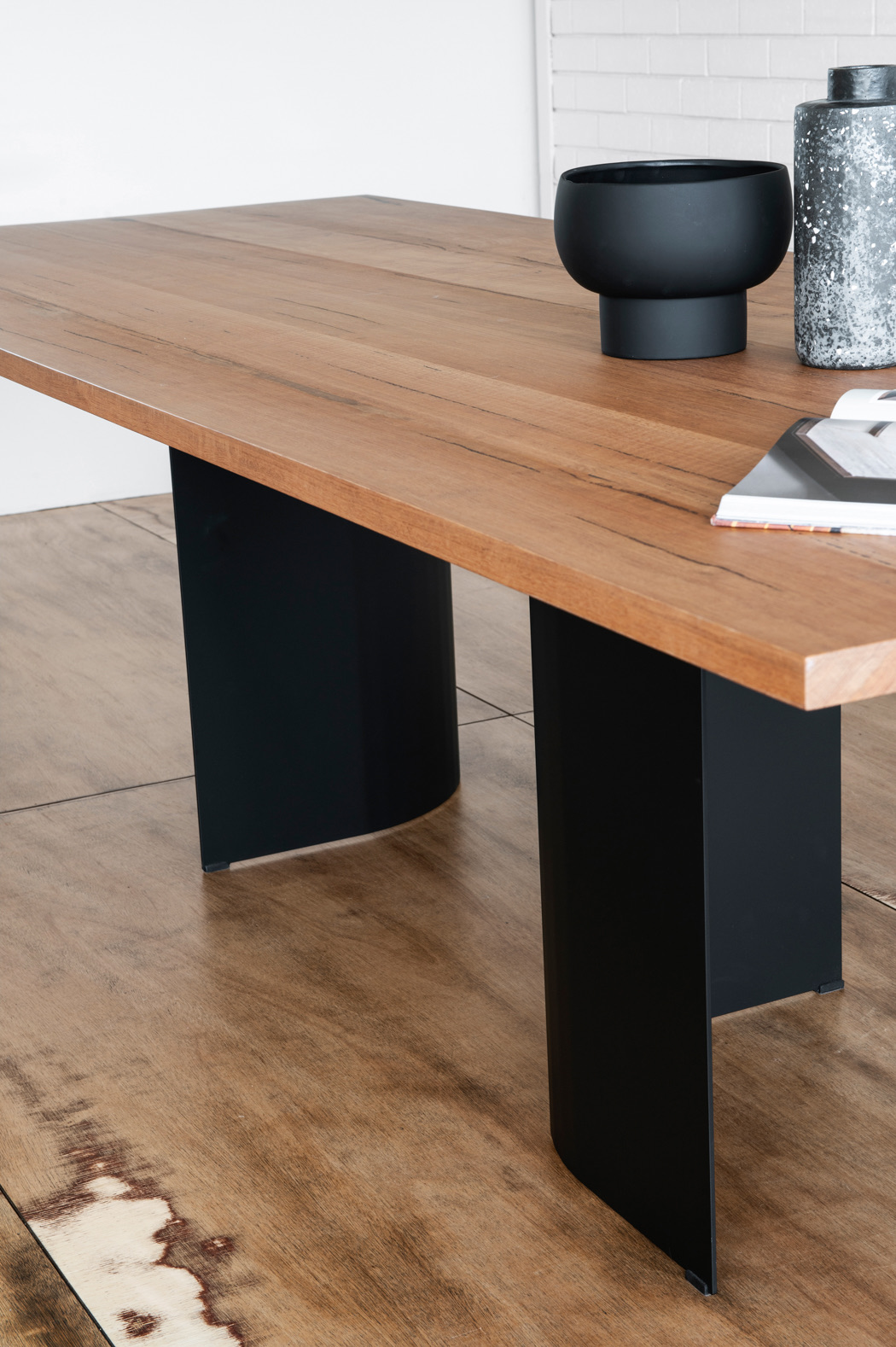 Arc Dining Table